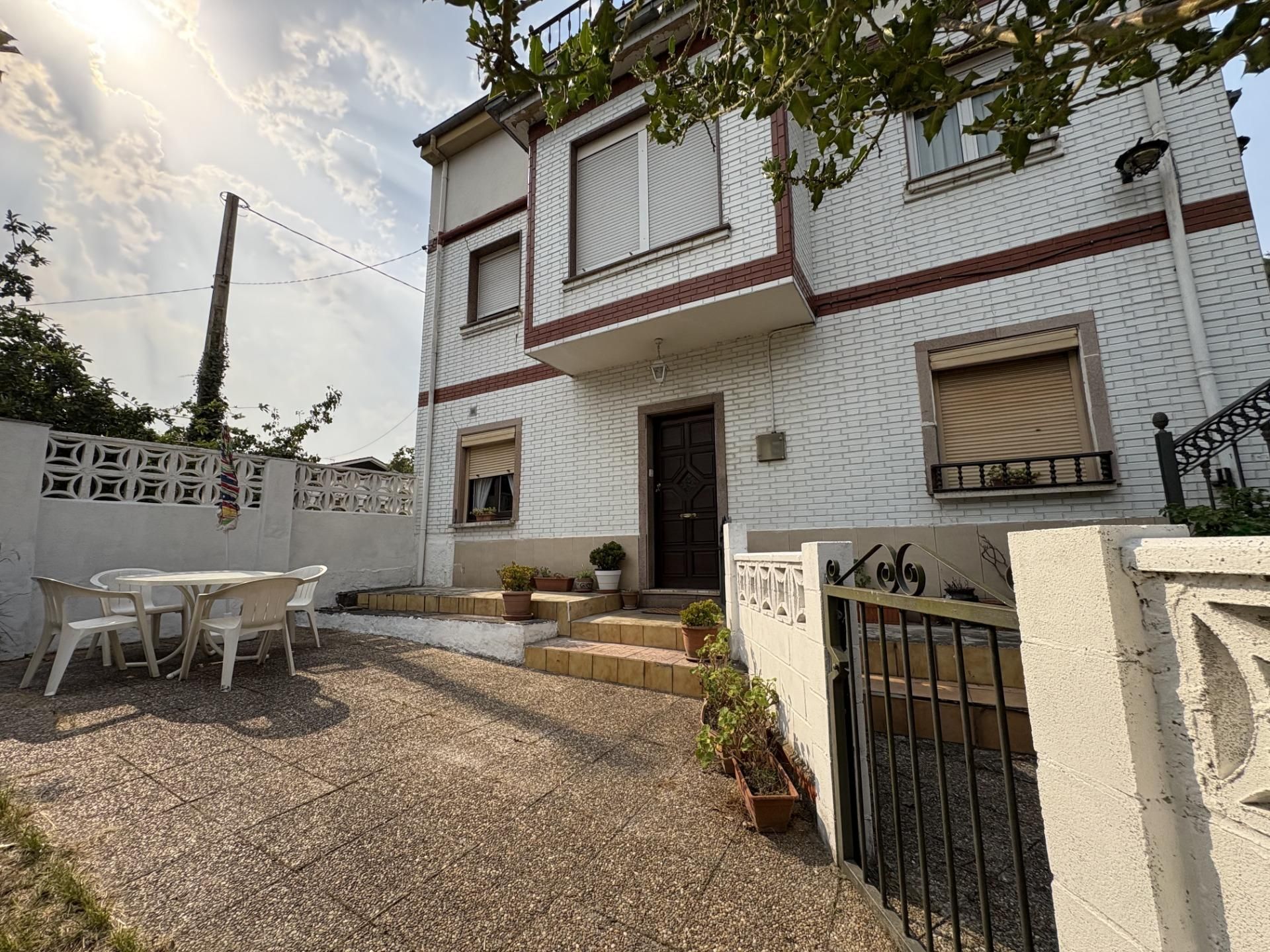 Exterior view of Planta baja for sale in Aller  with Heating, Private garden and Terrace