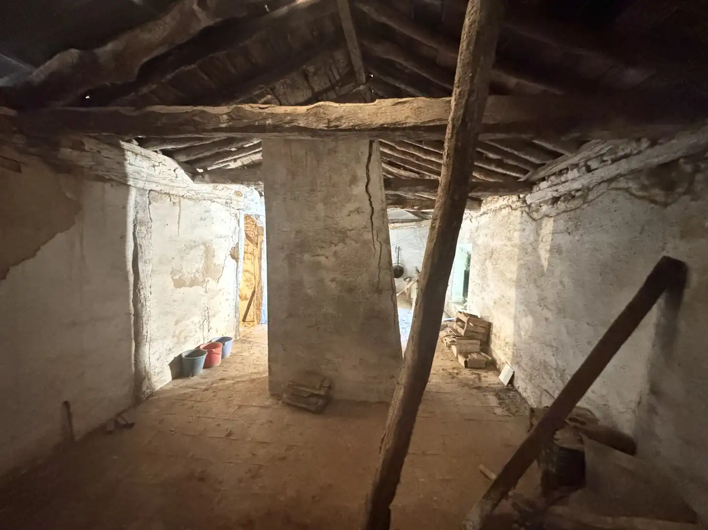 Casa adosada en venta en Pozorrubielos de la Mancha con Calefacción, Trastero y Amueblado