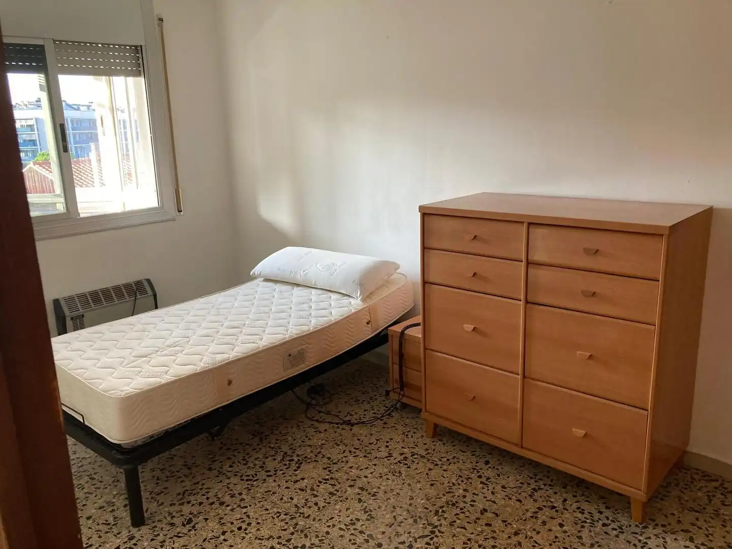 Habitación de Piso de alquiler en Rubí con Aire acondicionado, Terraza y Amueblado