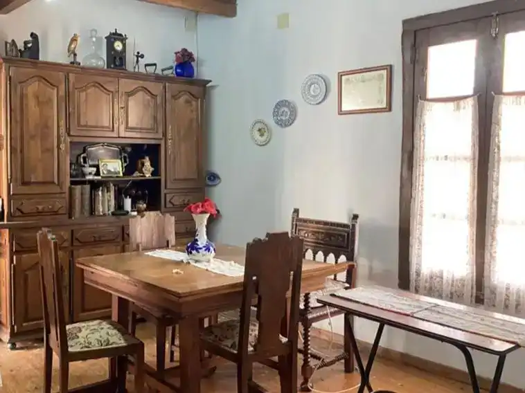 Menjador de Finca rústica en venda en Urdiales del Páramo amb Moblat i Balcó