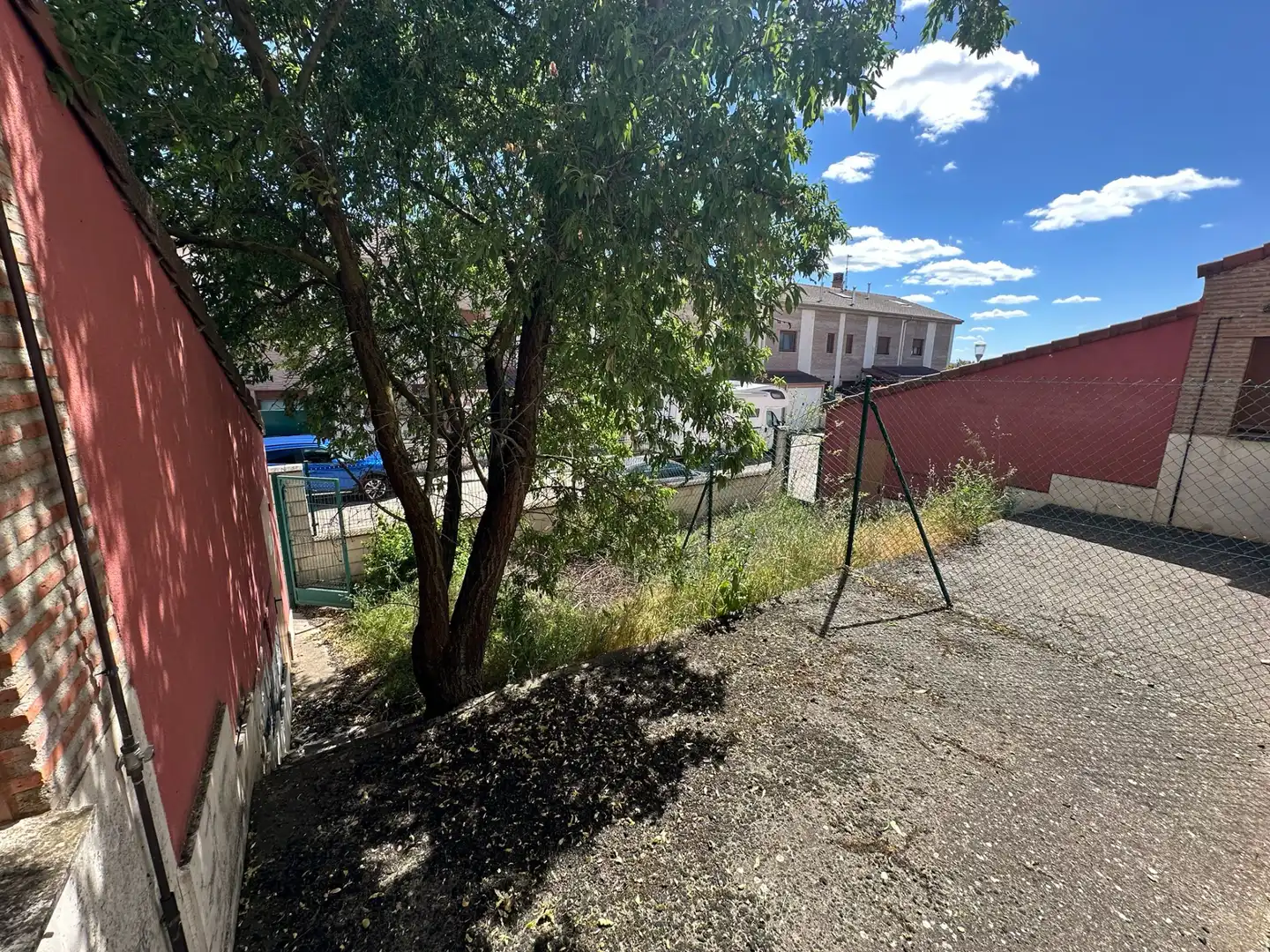 Einfamilien-Reihenhaus zum Verkauf in Villariezo mit Privatgarten