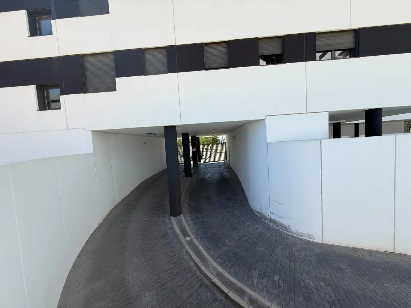 Parkplatz von Wohnung zur Miete in Sevilla mit Klimaanlage