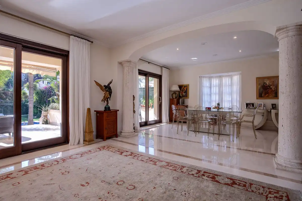Chalet con terraza en venta en Avenida de Ronda 3C, imagen 2