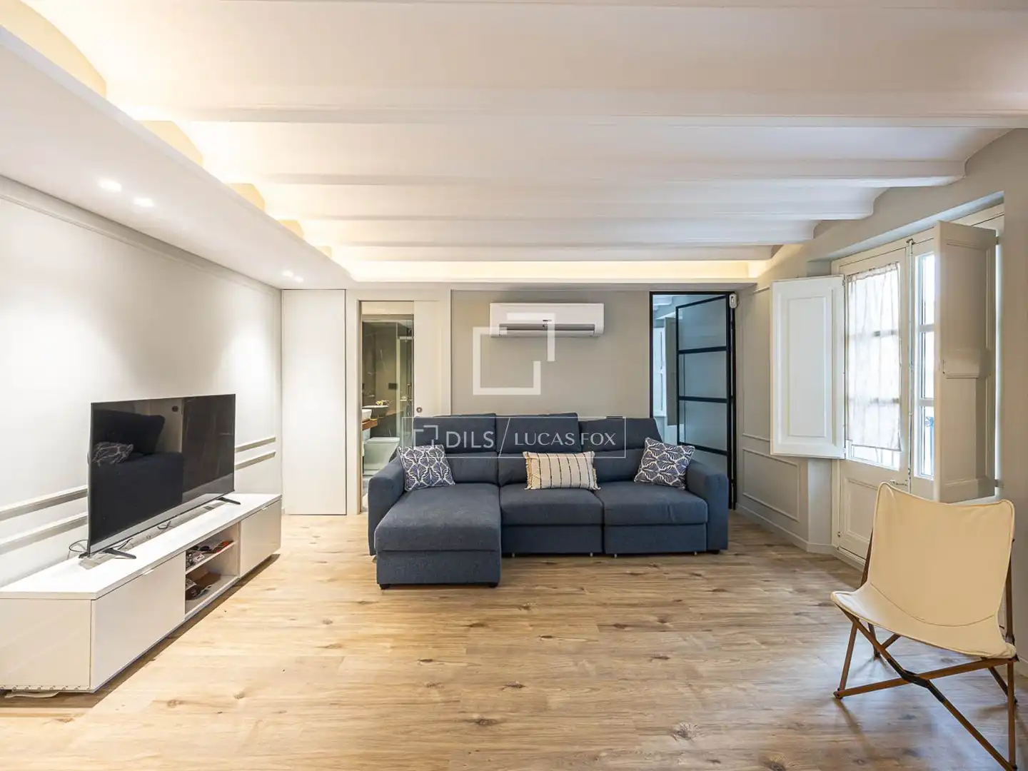 Sala d'estar de Pis en venda en Barcelona amb Aire condicionat, Calefacció i Parquet