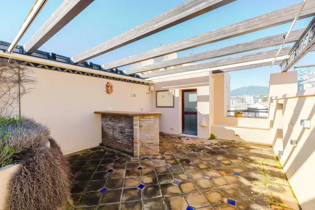 Terrassa de Dúplex en venda en Estepona amb Aire condicionat, Calefacció i Jardí privat