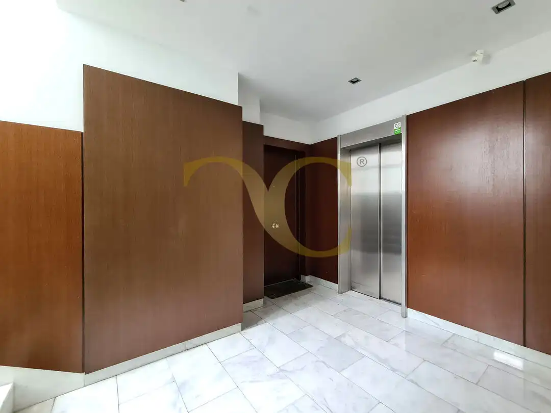 Maisonette zum Verkauf in Oviedo  mit Heizung, Privatgarten und Terrasse