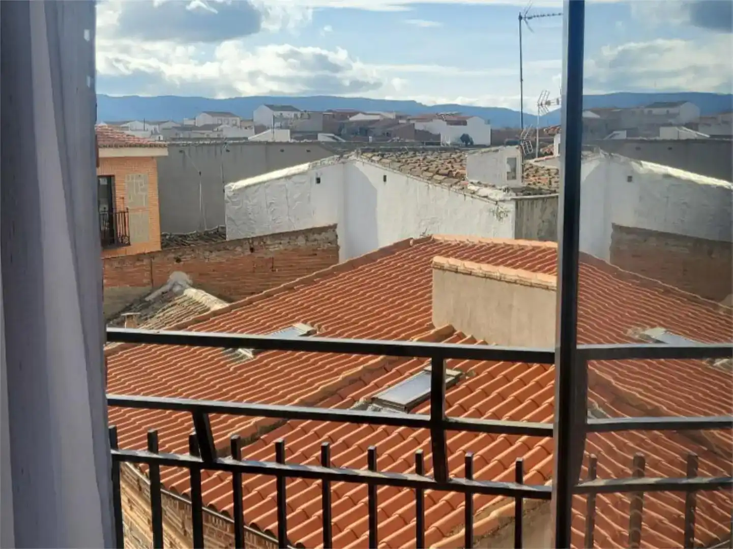 Vista exterior de Pis en venda en Los Navalucillos amb Moblat i Balcó