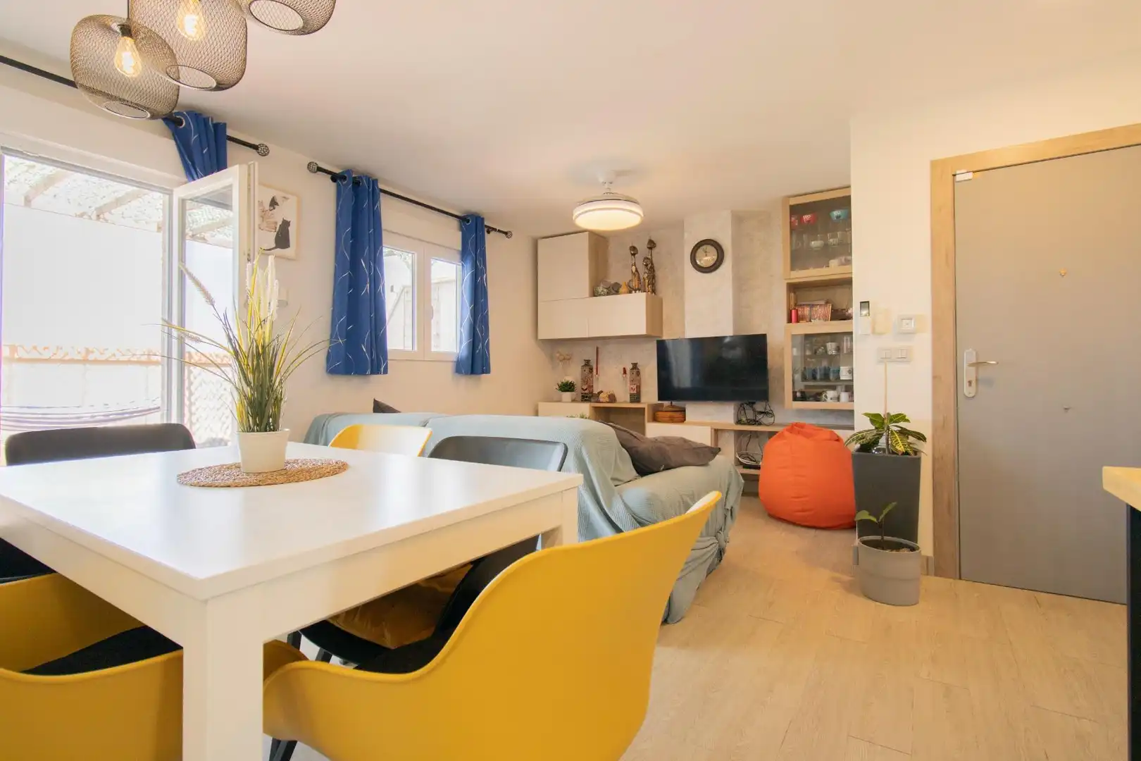 Sala de estar de Ático en venta en Museros con Aire acondicionado, Terraza y Amueblado
