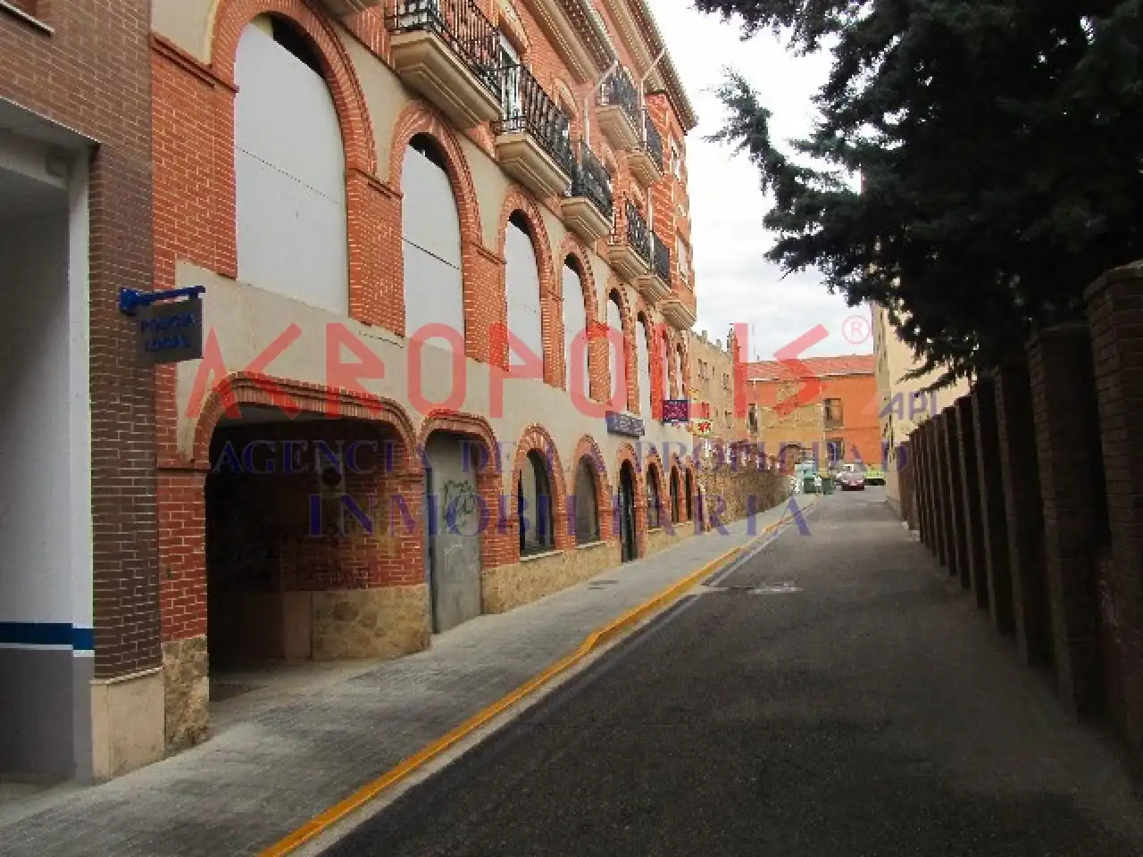 Business premises for sale in Calle Alcañices 1 Bj 1 49600, imagen 2