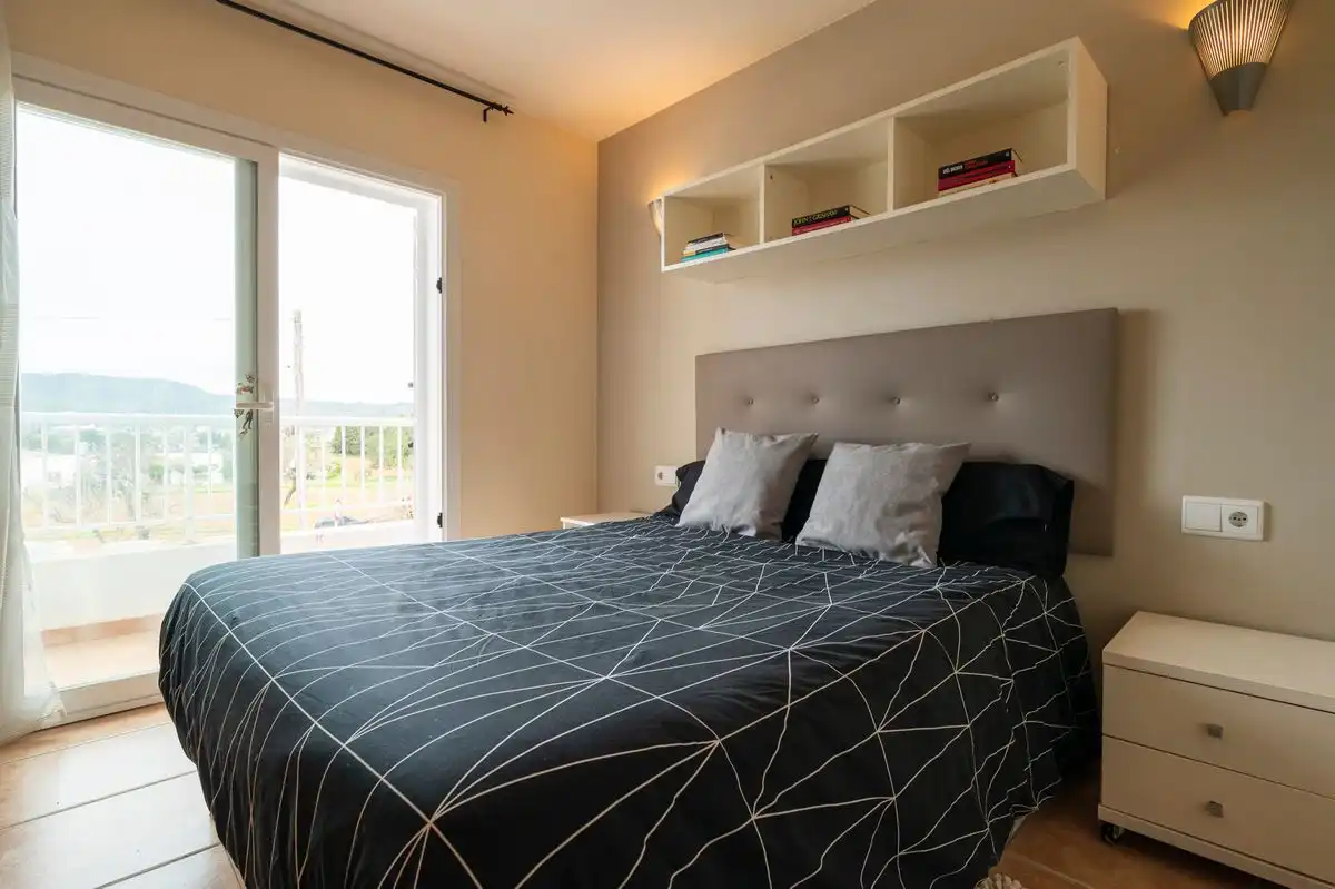 Habitación de Casa adosada en venta en Sant Antoni de Portmany con Aire acondicionado, Calefacción y Jardín privado