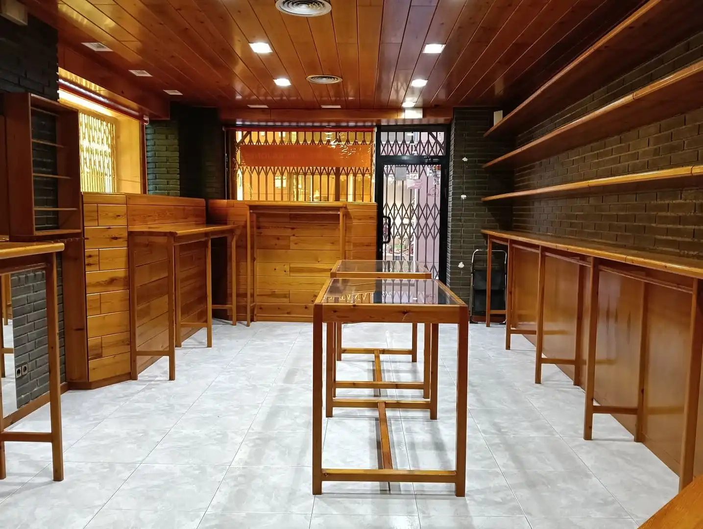 Local de alquiler en Vilanova i la Geltrú con Amueblado