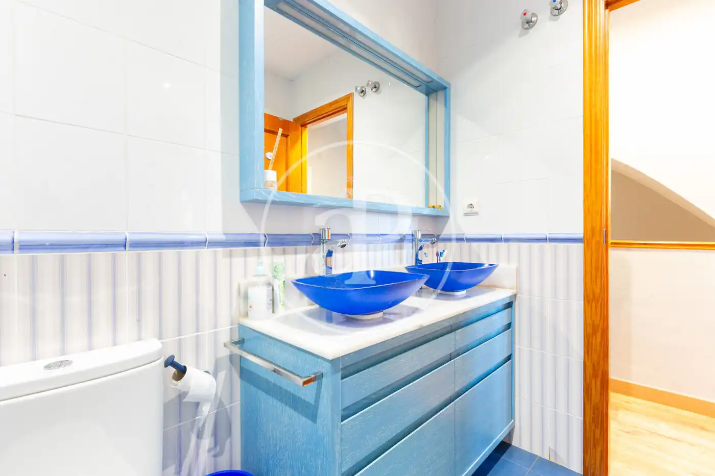 Baño de Casa adosada en venta en Riba-roja de Túria con Aire acondicionado, Calefacción y Jardín privado