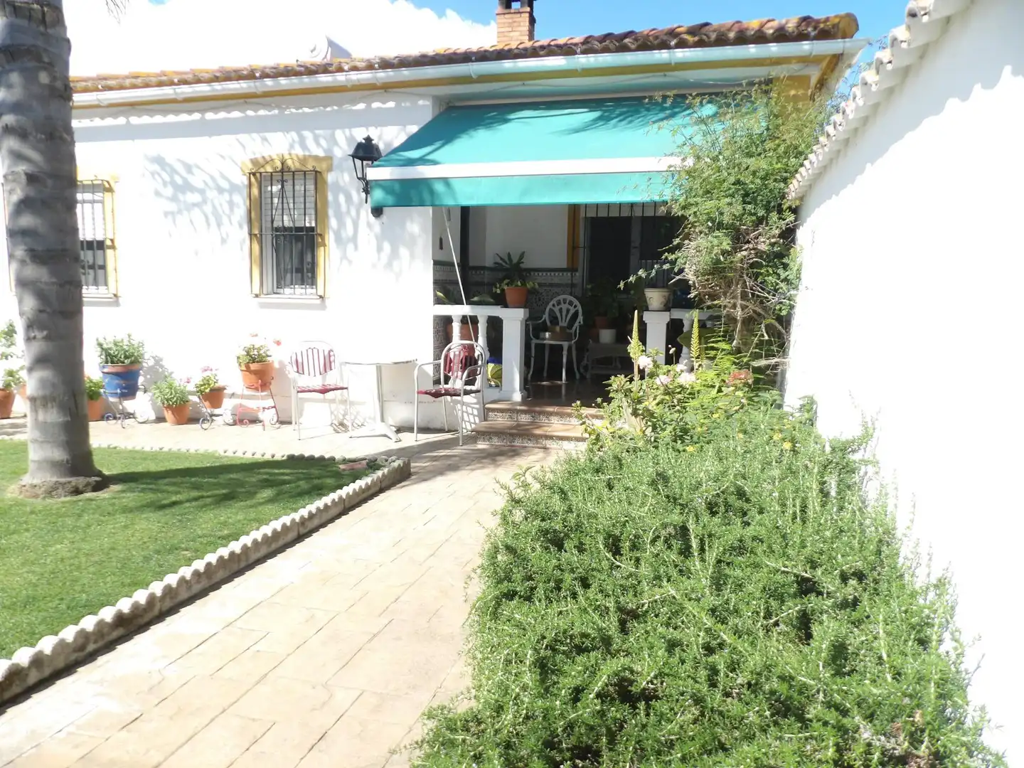 Garden of Houses for sale in Algeciras  with Air Conditioner, Private garden and Storage room