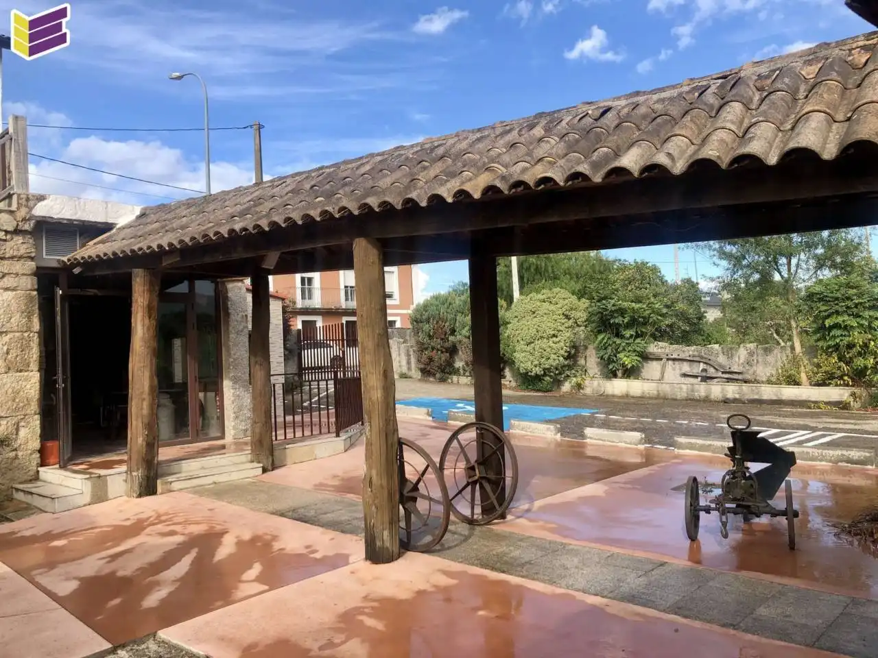 Piscina de Local en venda en Tui amb Aire condicionat i Alarma