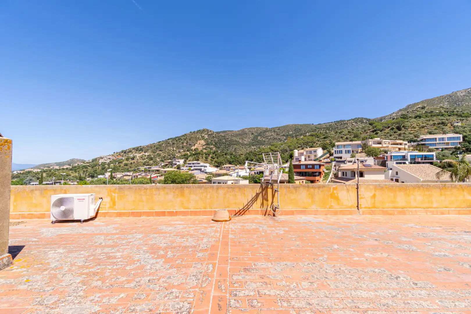 Vista exterior de Casa o xalet en venda en Palau-saverdera amb Aire condicionat, Jardí privat i Terrassa