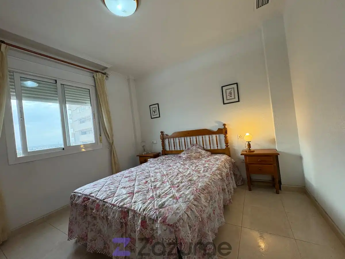 Habitación de Piso de alquiler en Torrevieja con Aire acondicionado, Calefacción y Terraza