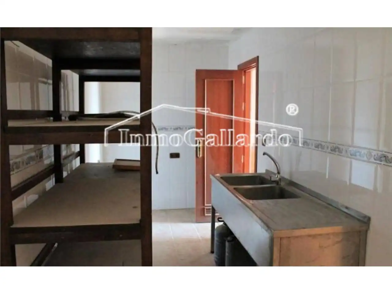 Kitchen of Commercial properties for sale in Totalán