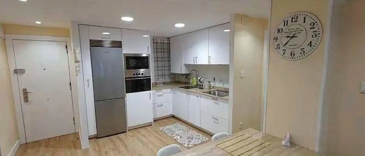Cocina de Piso de alquiler en Gijón  con Calefacción y Amueblado