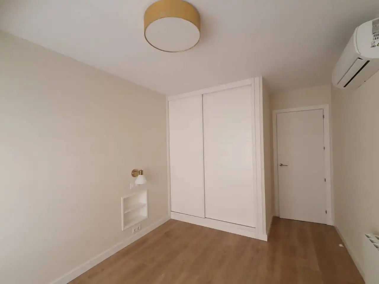 Habitación de Piso de alquiler en Badajoz con Aire acondicionado, Calefacción y Parquet
