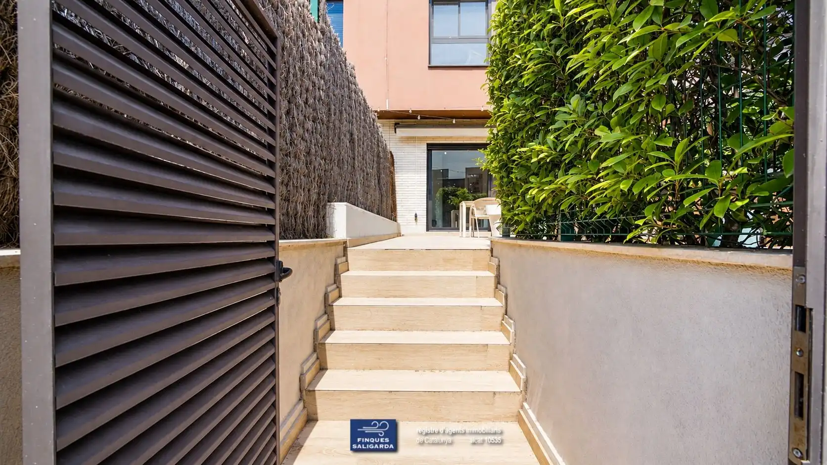 Vista exterior de Dúplex en venda en L'Ametlla del Vallès amb Aire condicionat, Calefacció i Jardí privat