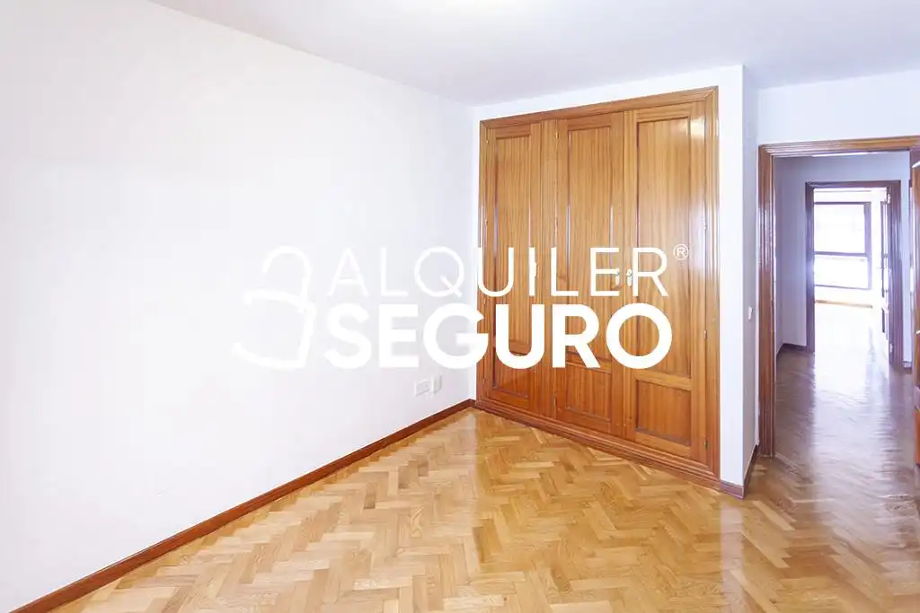 Dormitori de Casa o xalet de lloguer en Madrid amb Aire condicionat, Calefacció i Terrassa