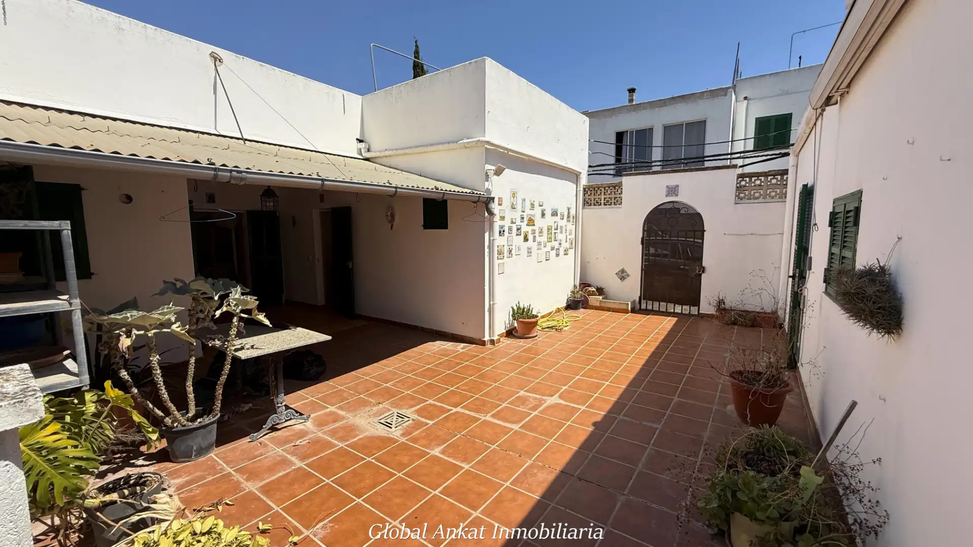 Vista exterior de Casa adosada en venda en Felanitx amb Terrassa i Traster
