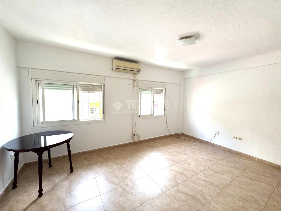 Exterior view of Flat for sale in  Almería Capital  with Air Conditioner and Heating