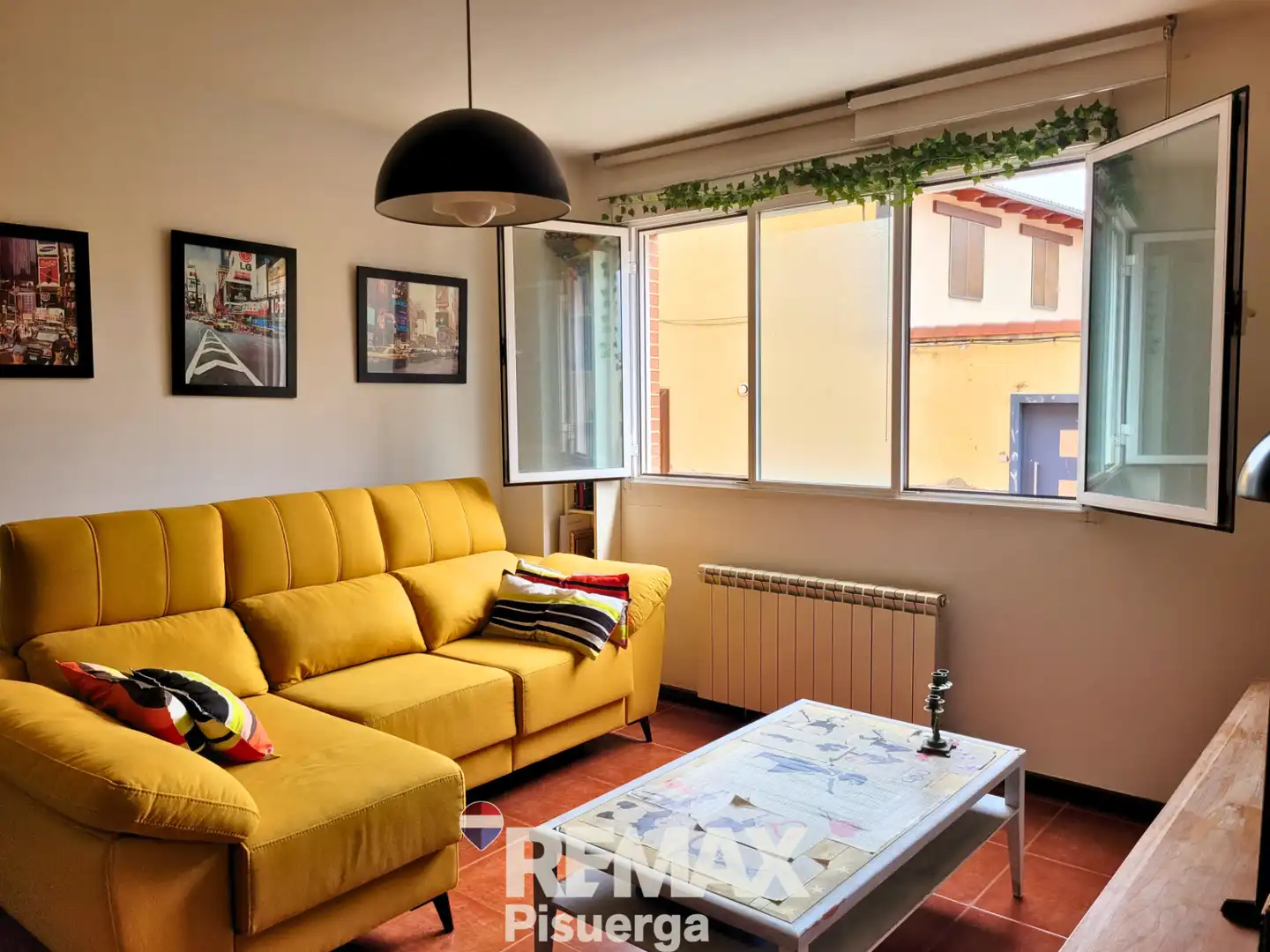 Sala de estar de Piso en venta en Zaratán con Calefacción