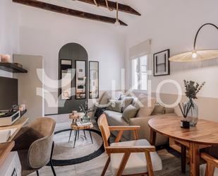 Living room of Flat to rent in  Madrid Capital  with Air Conditioner, Heating and Furnished