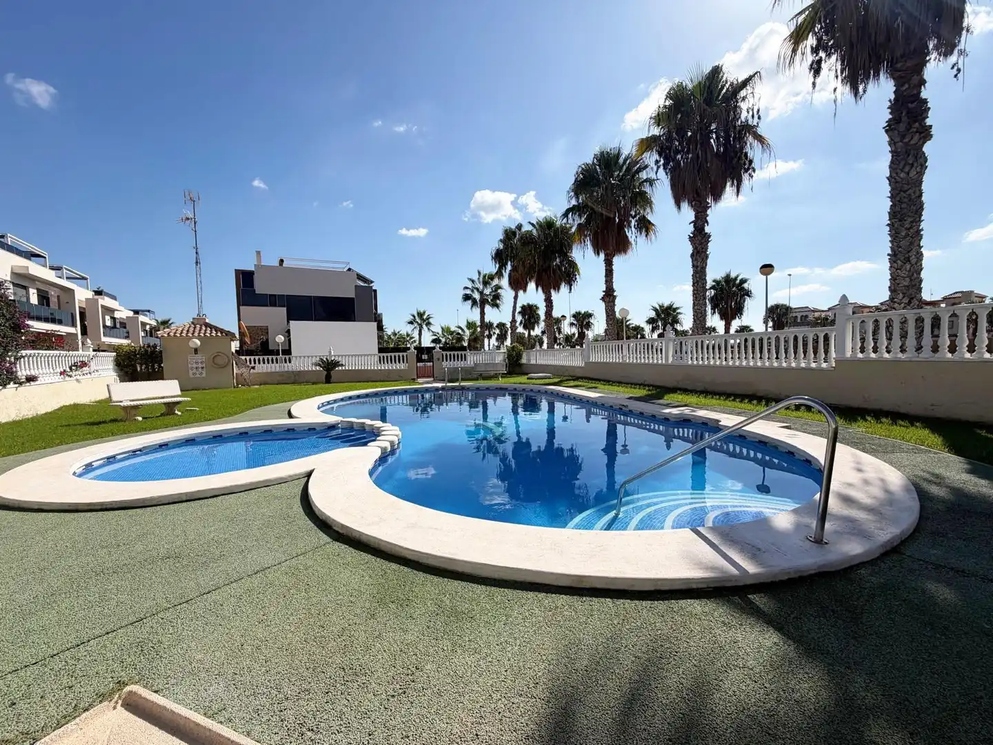 Bungalow con piscina en venta en Orihuela Costa, imagen 3