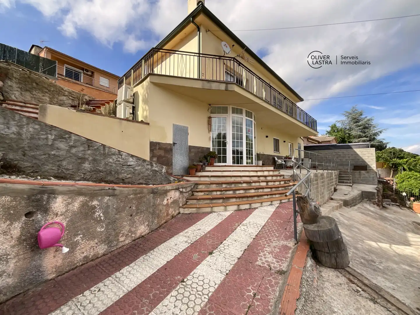 Vista exterior de Casa o chalet en venta en Corbera de Llobregat con Aire acondicionado, Jardín privado y Parquet
