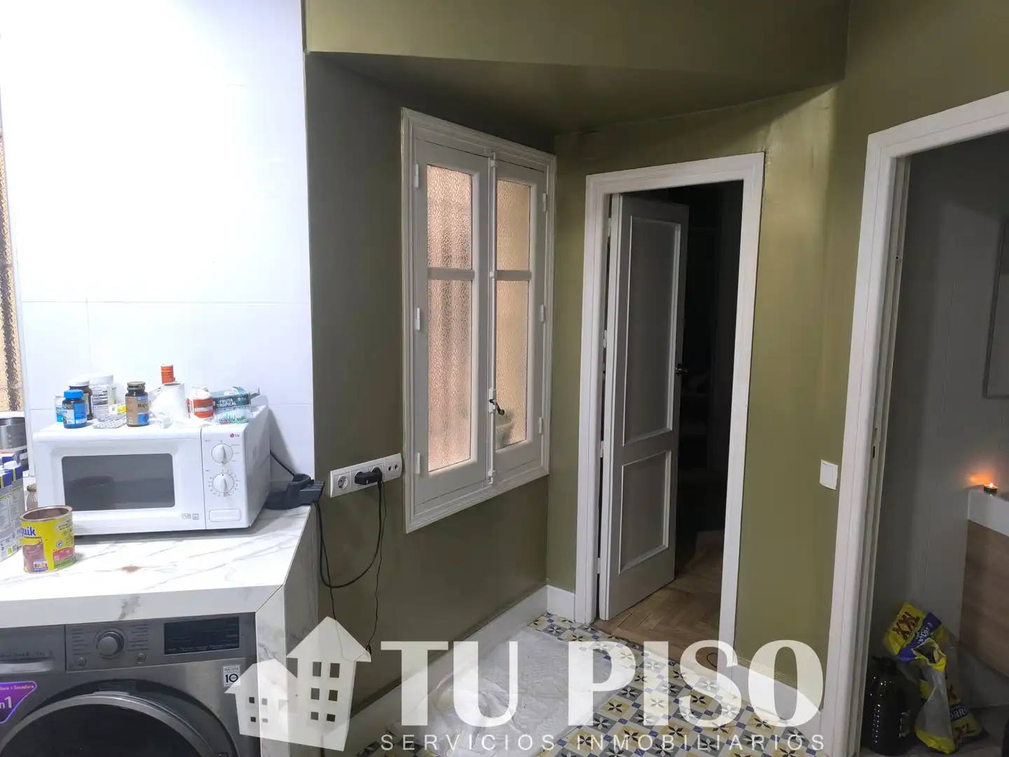 Cocina de Piso en venta en Madrid con Calefacción, Trastero y Amueblado