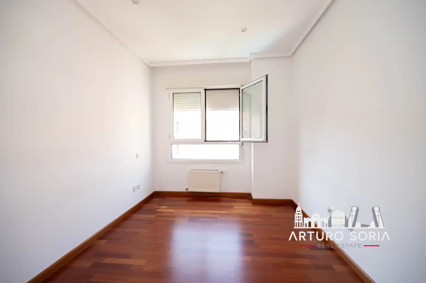 Bedroom of Flat for rent in Madrid  with Storage room and Community pool