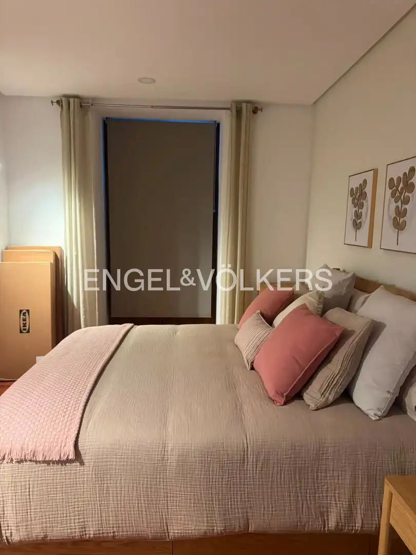 Habitación de Piso de alquiler en Madrid con Calefacción, Amueblado y Balcón