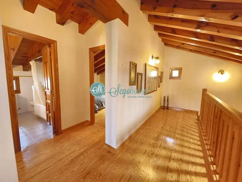 Casa o chalet en venta en Palazuelos de Eresma con Calefacción, Terraza y Amueblado