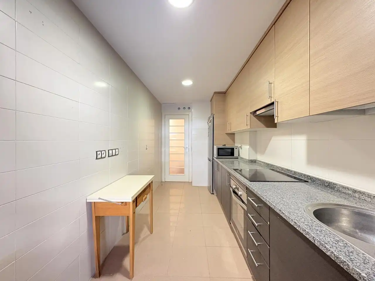 Cocina de Planta baja de alquiler en Las Rozas de Madrid con Aire acondicionado, Calefacción y Terraza