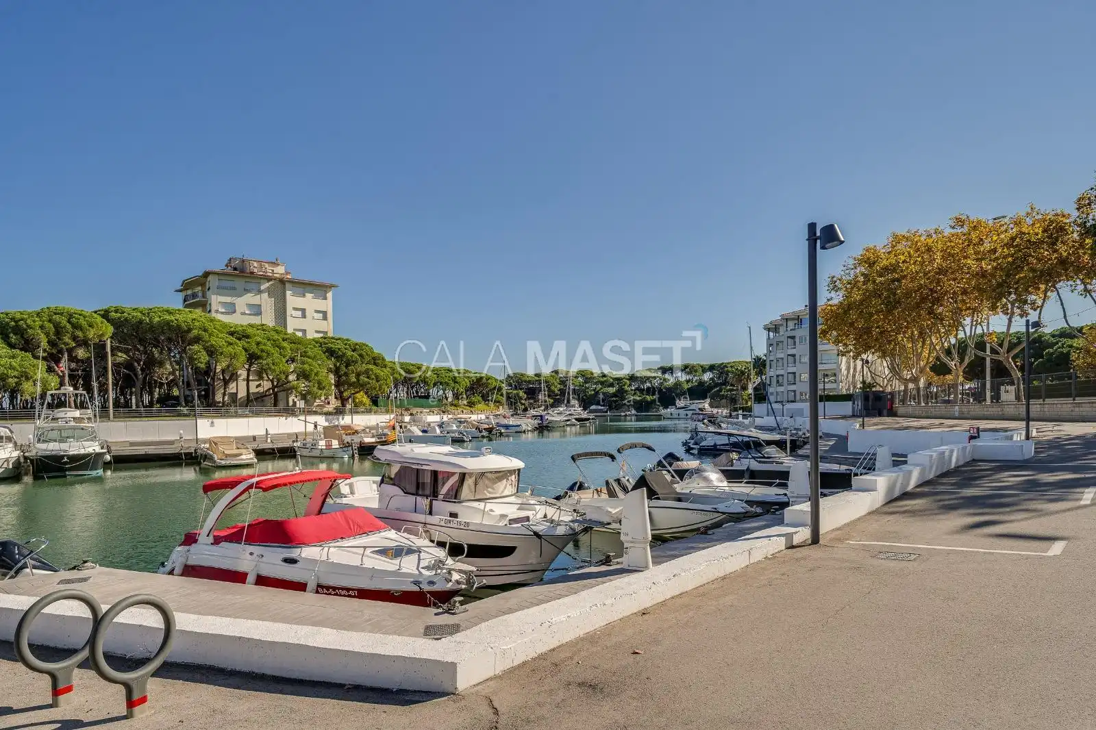 Vista exterior de Dúplex en venda en Castell d'Aro, Platja d'Aro i s'Agaró amb Calefacció, Jardí privat i Piscina
