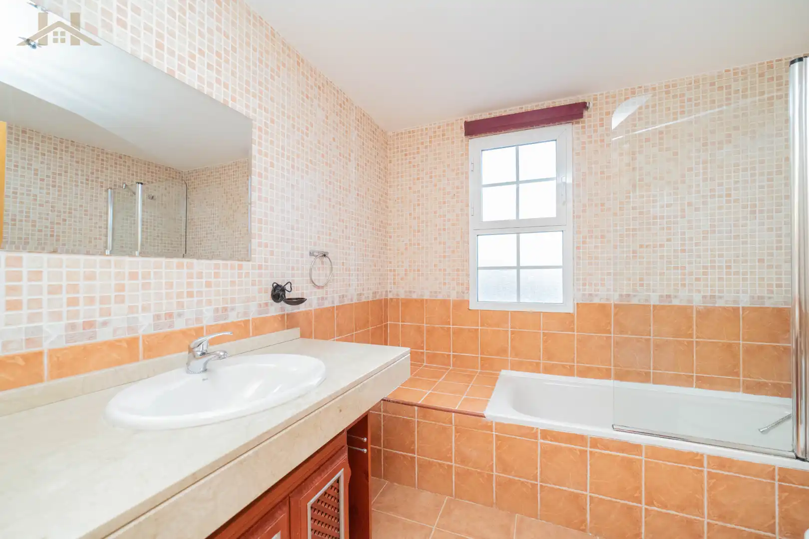 Baño de Casa o chalet en venta en Arroyomolinos (Madrid) con Calefacción, Jardín privado y Parquet