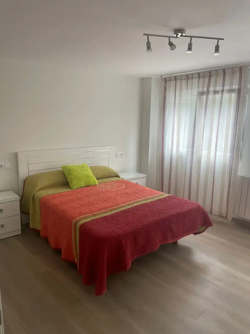 Habitación de Piso de alquiler en Santiago de Compostela  con Amueblado