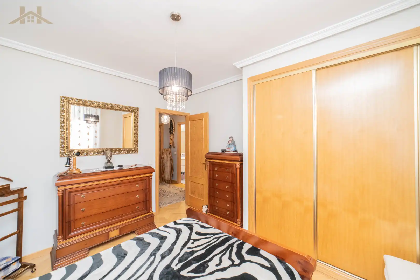 Bedroom of Detached homes for sale in Móstoles  with Air Conditioner, Heating and Private garden