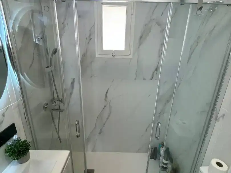 Bany de Dúplex en venda en Torrevieja amb Aire condicionat, Piscina i Balcó