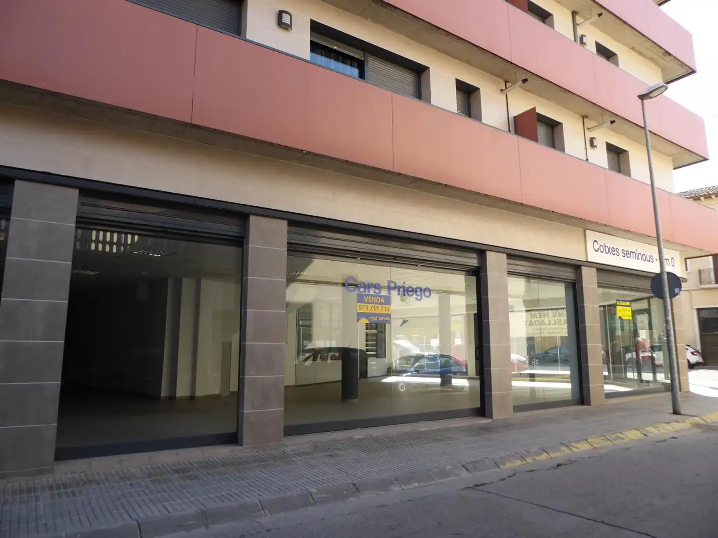 Locale commerciale in affitto a de Ferrer i Busquets 93