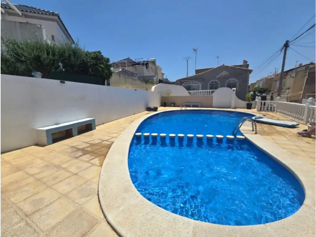 Piscina de Casa o chalet en venta en Torrevieja con Piscina y Amueblado