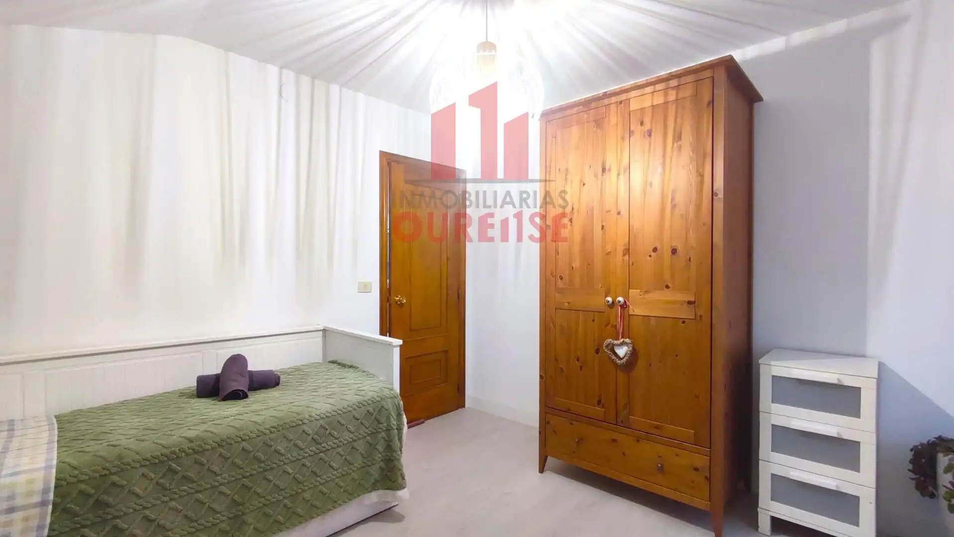Dormitori de Casa o xalet de lloguer en Toén amb Moblat i Balcó