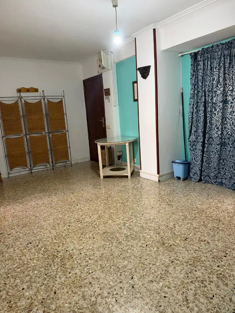 Wohnung zum Verkauf in Santiago de Compostela  mit Heizung, Parkett und Abstellraum