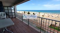Vista exterior de Apartament de lloguer en Gandia amb Terrassa, Moblat i Piscina comunitària