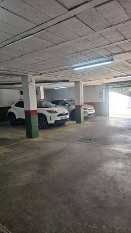 Garaje en Venta en La Calzada - La Florida