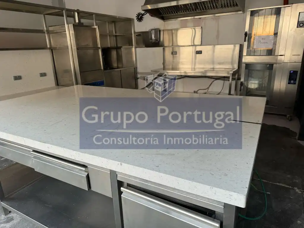 Cocina de Local en traspaso en Alcobendas con Aire acondicionado