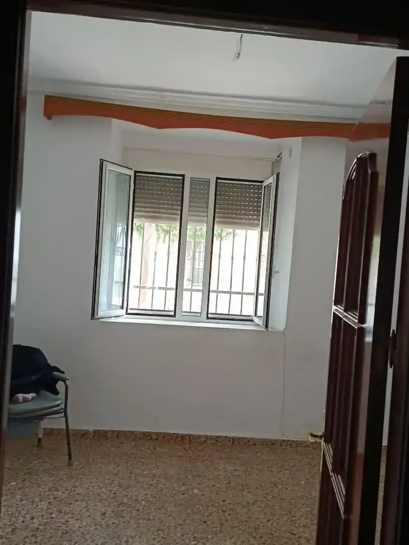 Dormitori de Casa adosada en venda en Linares amb Balcó