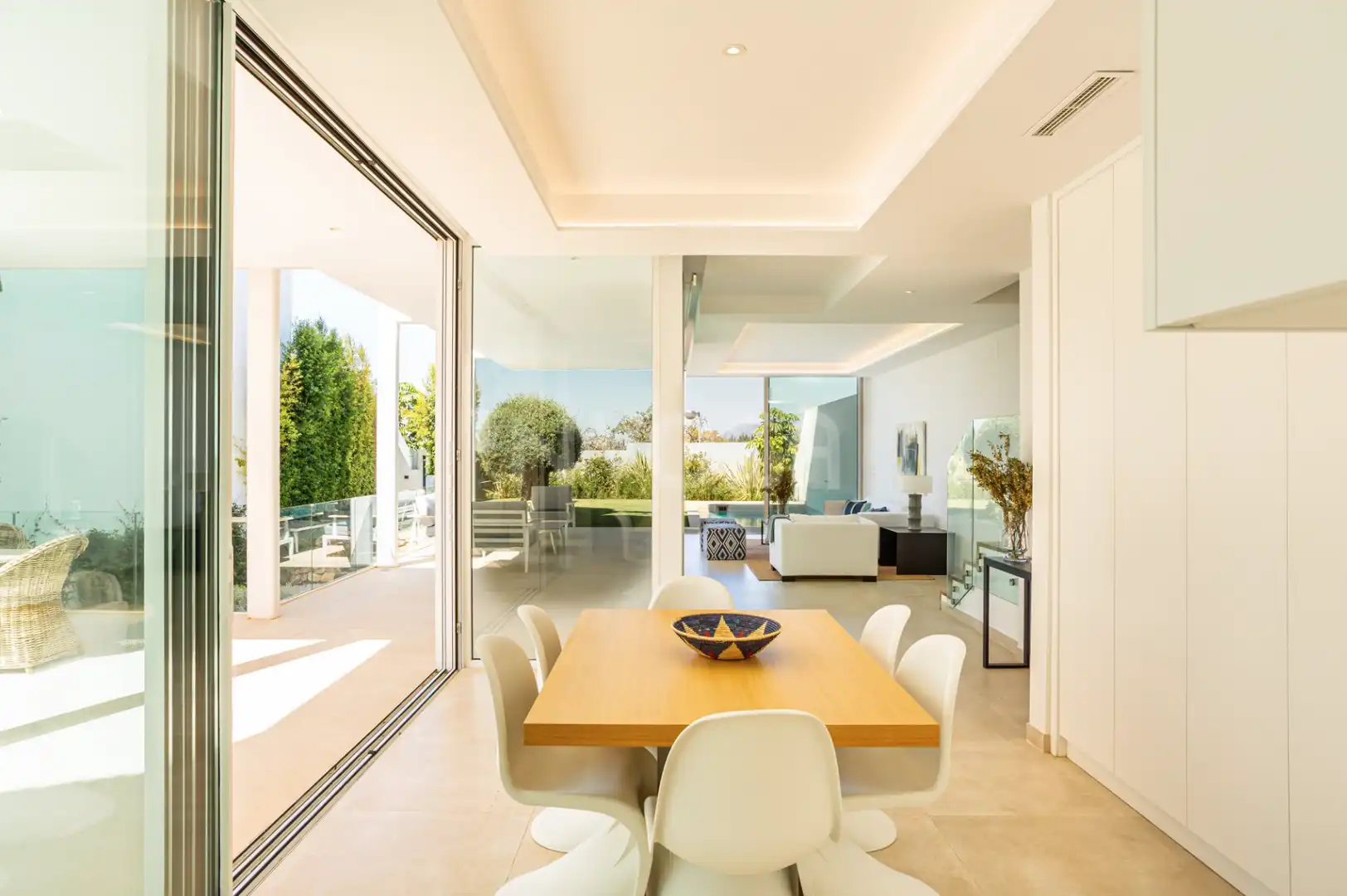 Comedor de Casa o chalet en venta en Marbella con Aire acondicionado, Jardín privado y Terraza